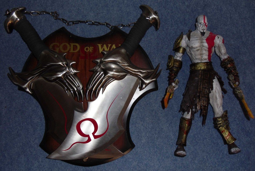 Blades of Chaos and Kratos cropped